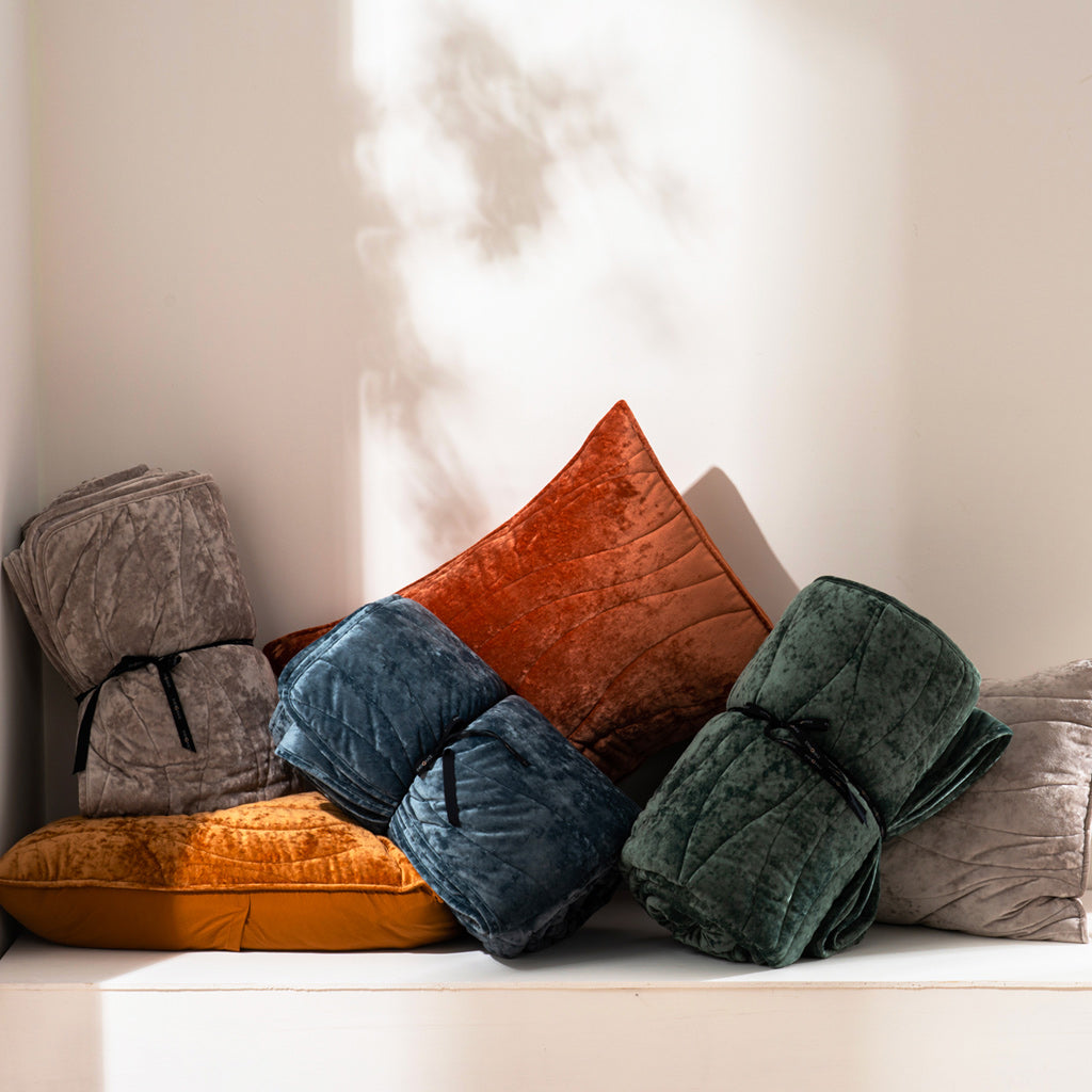 LuxeVelvet™ Wave Crushed Velvet Quilt Set – Evergrace Home Inc