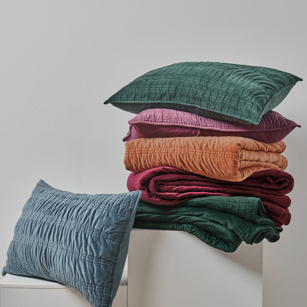 Essential Velvet Ruched Velvet Quilt Set – Evergrace Home Inc.