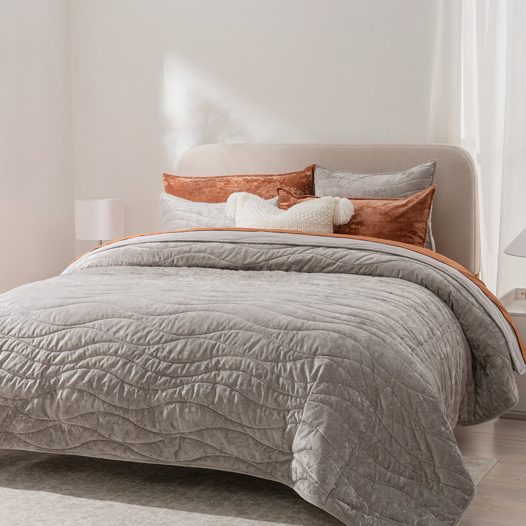 LuxeVelvet™ Wave Crushed Velvet Quilt Set – Evergrace Home Inc